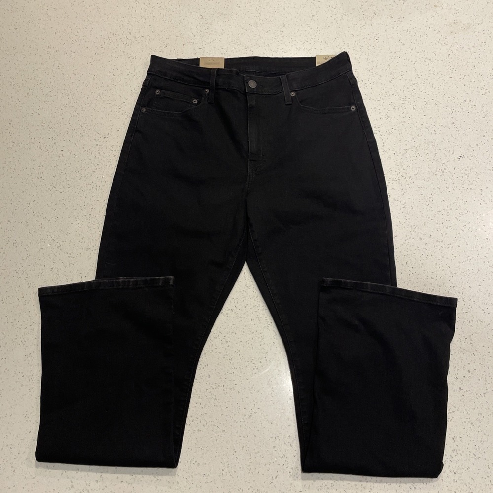 NWT Levis Womens 32X32 Black 725 High Rise Bootcut Jeans Stretch